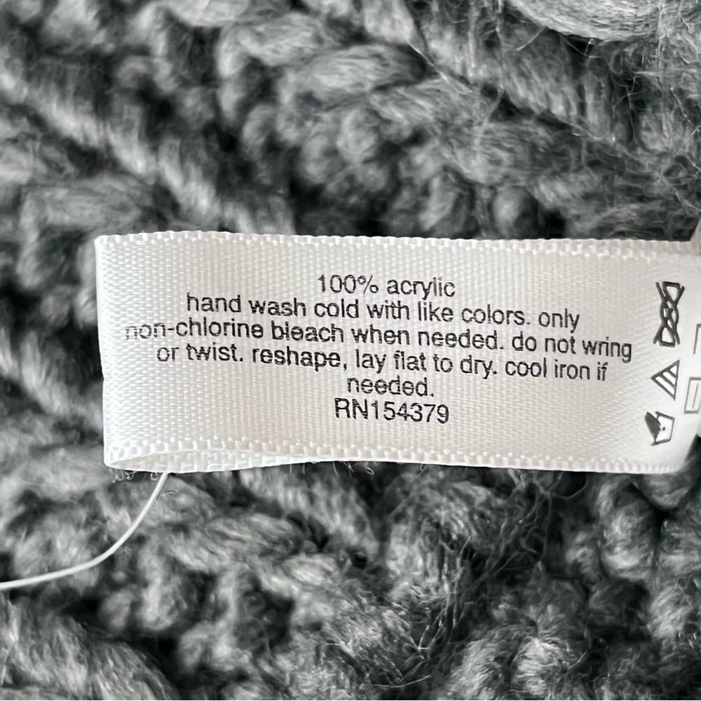 Aeropostale Gray Cable Knit Infinity Scarf Winter Cozy Fisherman Fairy